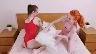 Leah Maus és Olivia Lush a tinédzser kicsike csöcsű lezbi lányok kényeztetik egymást - Erocenter.hu
