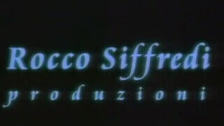 Teljes retro erotikus film ahol Rocco a gigászi faszával gondosan megkúrja a csajok valagát - Erocenter.hu