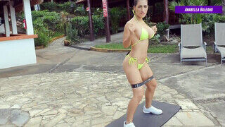 Latina kerek méretes csöcsű amatőr milf bikiniben edz - Erocenter.hu