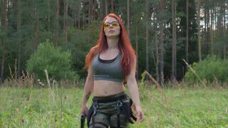 Tinédzser vörös hajú vadász kisasszony hardcore faszokat kap a fenekébe és a puncijába. - Erocenter.hu