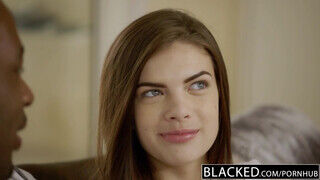 Zoe Wood a tinédzser pöcs szerető tinédzser egy fekete krapekkal szeretkezik - Erocenter.hu
