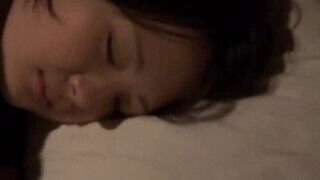 Tini bombázó kicsike cickós japán tinédzser szukát reszel a hapsija alvás közben - Erocenter.hu