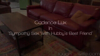 Cadence Lux a karcsú tini asszony fiatalabb cerkát akar - Erocenter.hu