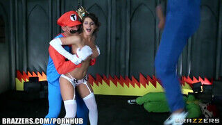 Szuper Mario és Luigi leteszteli a hatalmas cickós hercegnőt mielőtt megmentené - Erocenter.hu