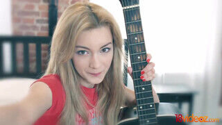 A vonzó tini orosz fiatal bige Sonya Sweet popója megszexelve - Erocenter.hu