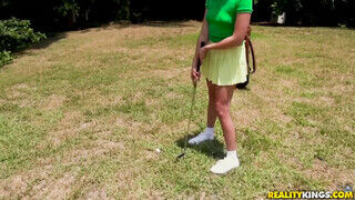 Zelda Morrison a golfos világos szőke edzés után megkívánja a fickó farkát - Erocenter.hu