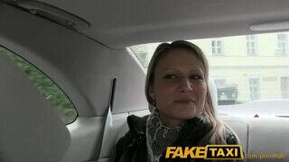 Samantha Jolie  a szöszi milf bekapja a taxis faszát egy ingyen fuvarért - Erocenter.hu