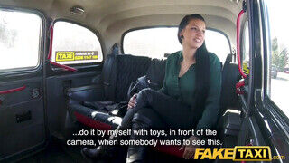 Jolee Love a csöcsös német nőci ráveti magát a taxis faszára - Erocenter.hu