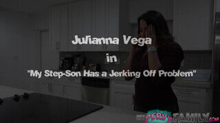Julianna Vega a termetes fenekű csöcsös mostoha anya beindult a nevelő fiára - Erocenter.hu