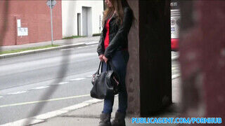 Orosz gigászi csöcsű tinédzser lány felszedve az utcán - Erocenter.hu