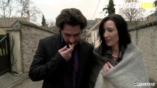 Tania Kiss a karcsú francia milf kipróbálja milyen amikor ketten kufircolják meg egyszerre - Erocenter.hu