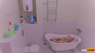 Csöcsös amatőr orosz nőci a fürdőben kamatyol a párjával - Erocenter.hu