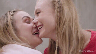 Nancy A és Alice Shea a tini világos szőke leszbikus lányok nyalakodnak - Erocenter.hu