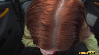 Eva Berger a vörös hajú milf megdugva a taxiban - Erocenter.hu