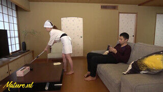 Japán öreg nő és a fiatalabb fickó dugnak - Erocenter.hu