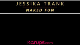 Jessika Trank teljesen felhevült amikor elkezdte simogatni a punciját - Erocenter.hu