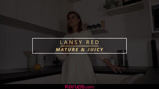 Lansy Red a szemrevaló orosz milf peckezik a konyhában - Erocenter.hu
